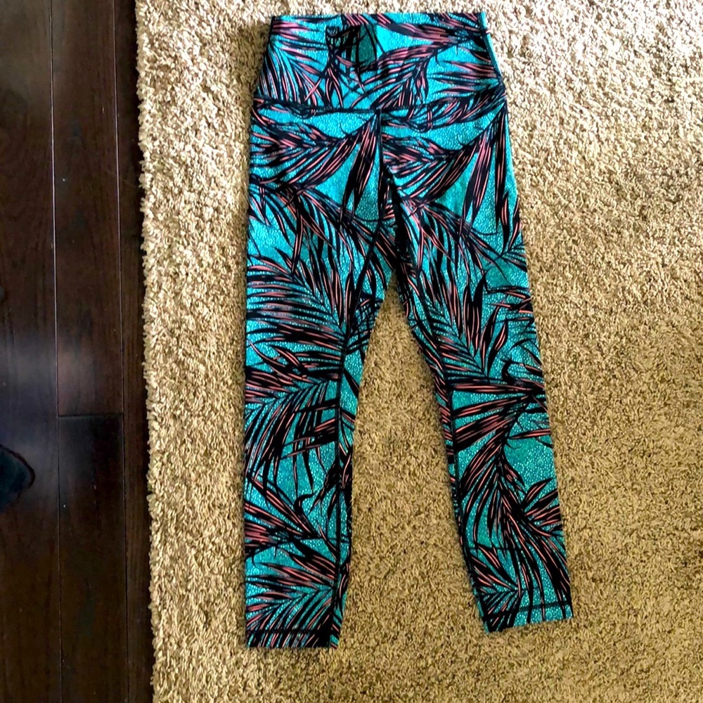 Lululemon cropped leggings size 4
